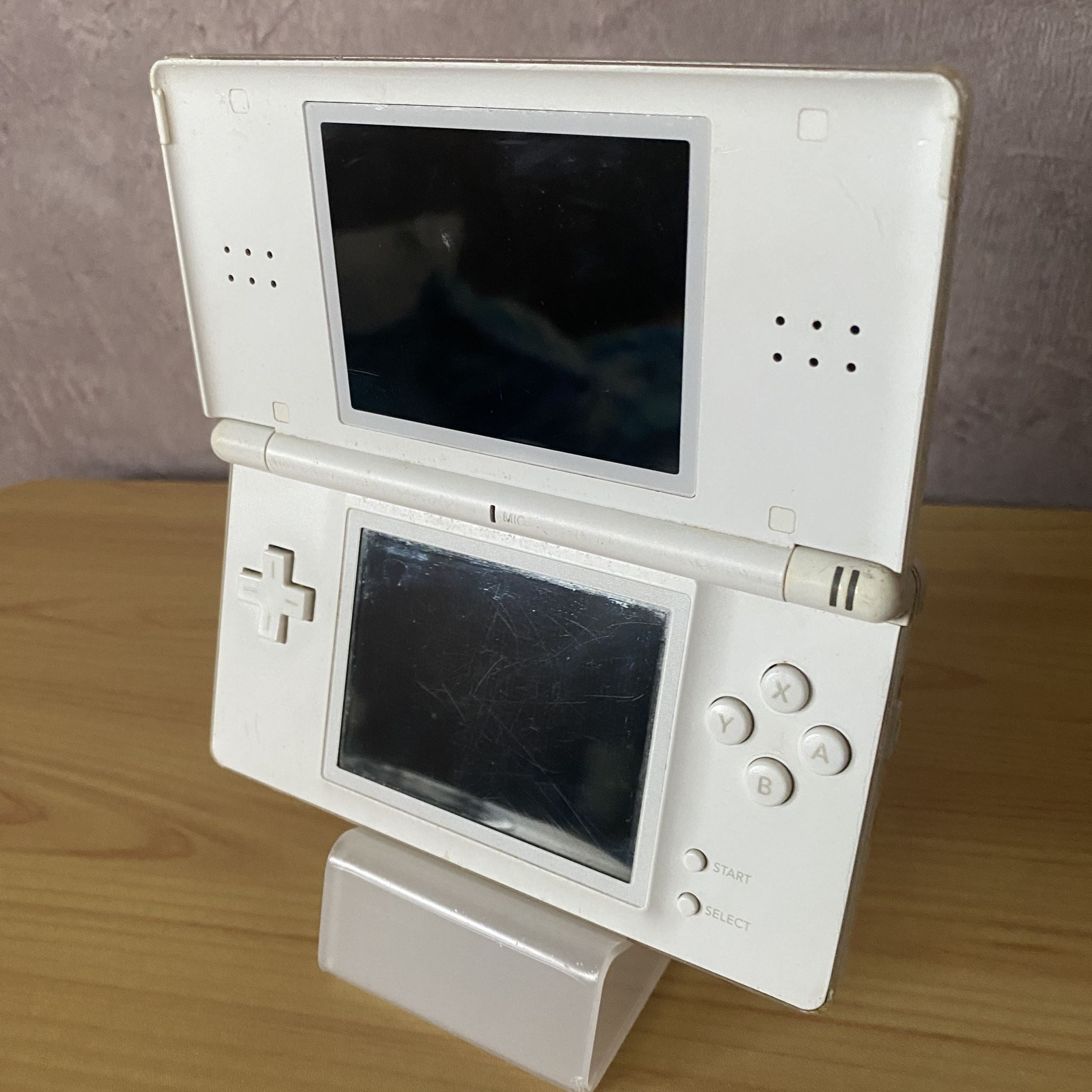 Nintendo DS Lite in high quality White